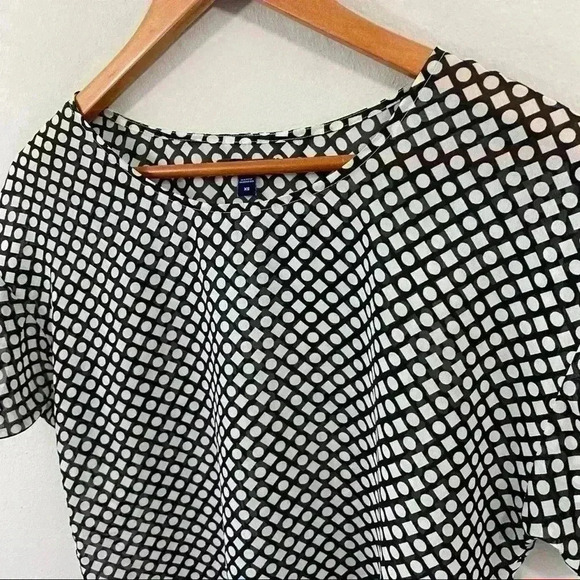 Gap semi sheer blank and white top - Picture 2 of 3